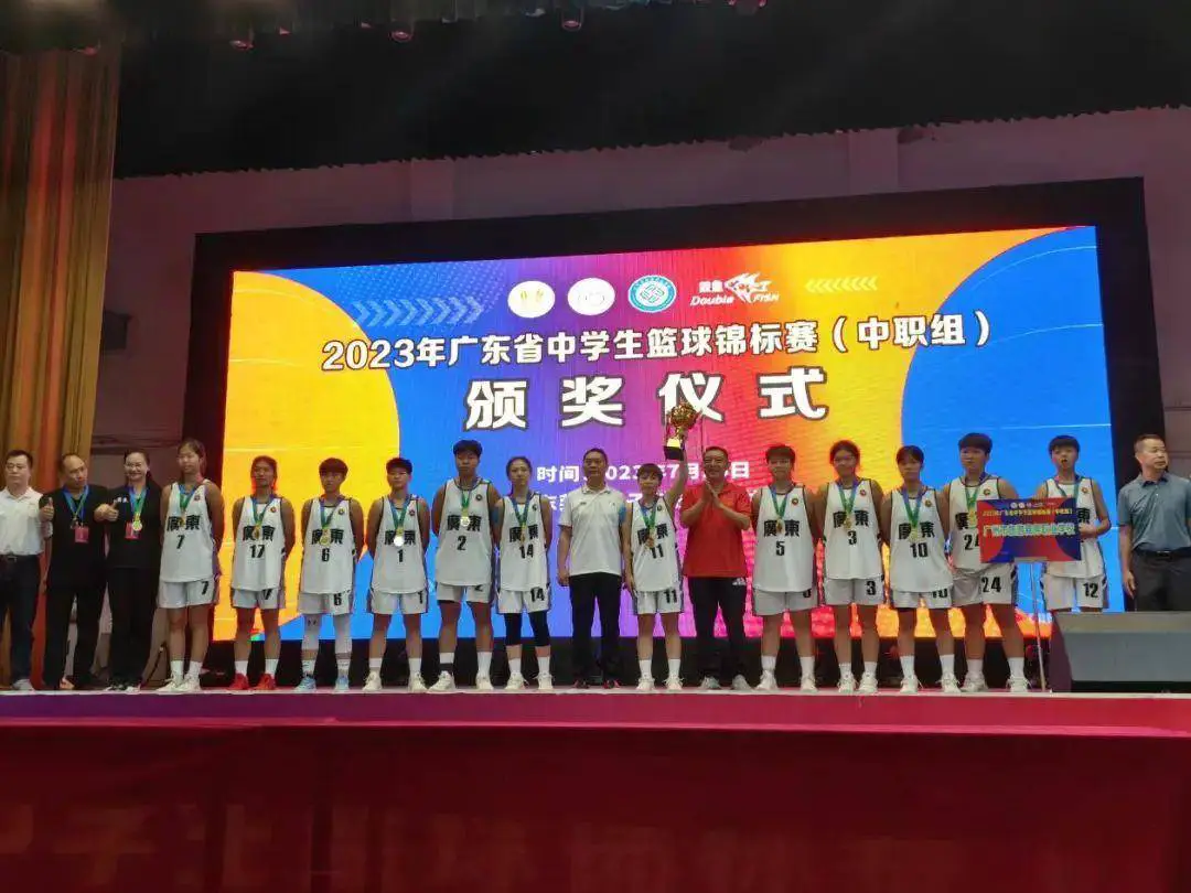 借助运动心理学家指导篮球运动员减压的方案_1